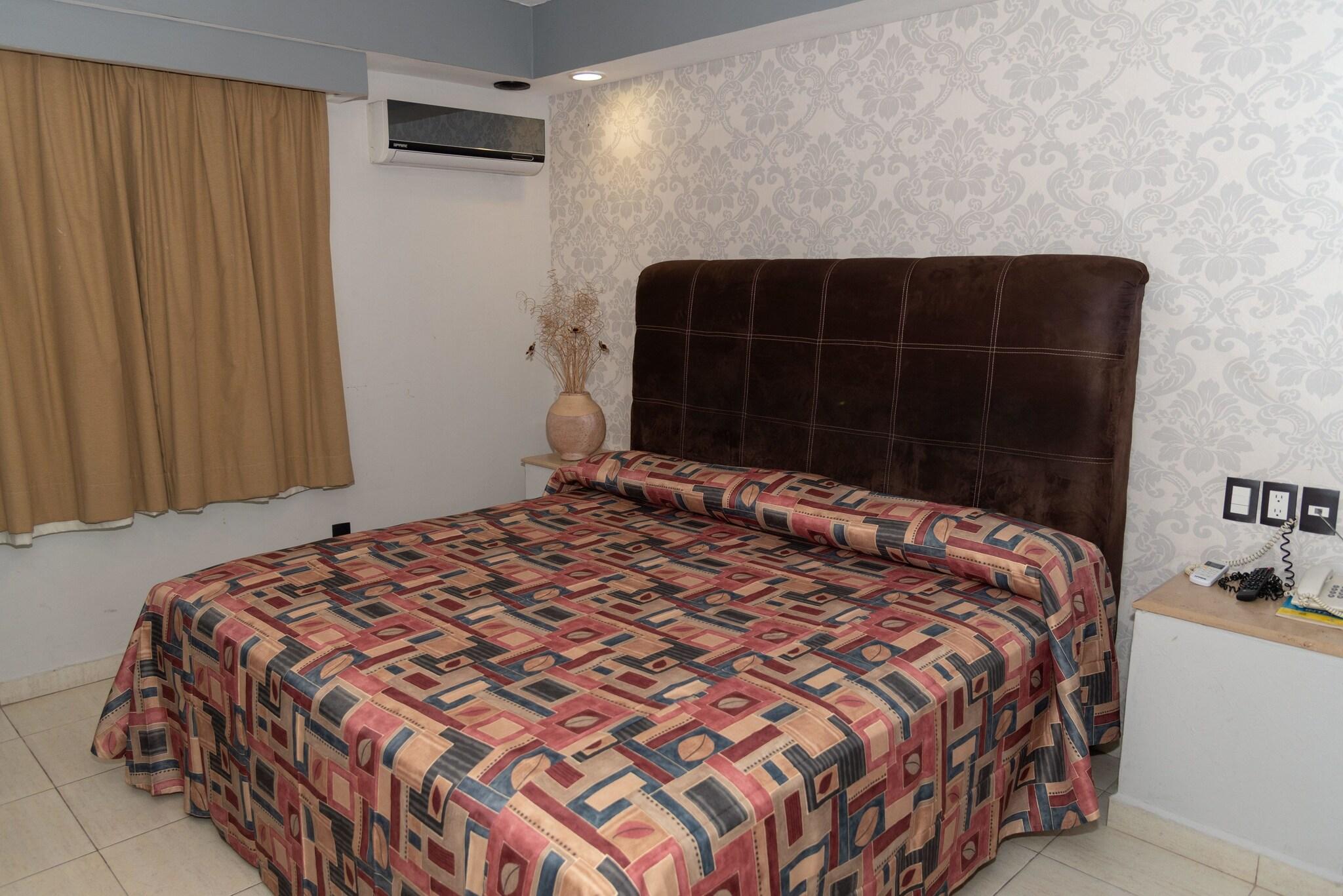 Room, King Bed