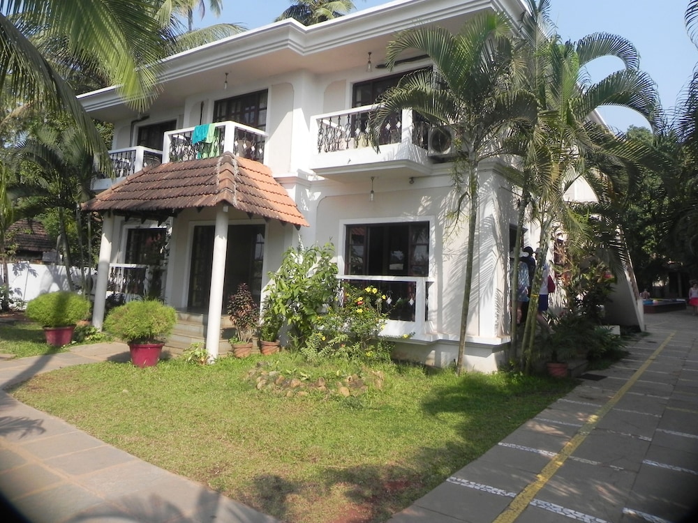 RIVERSIDE REGENCY RESORT 3/37