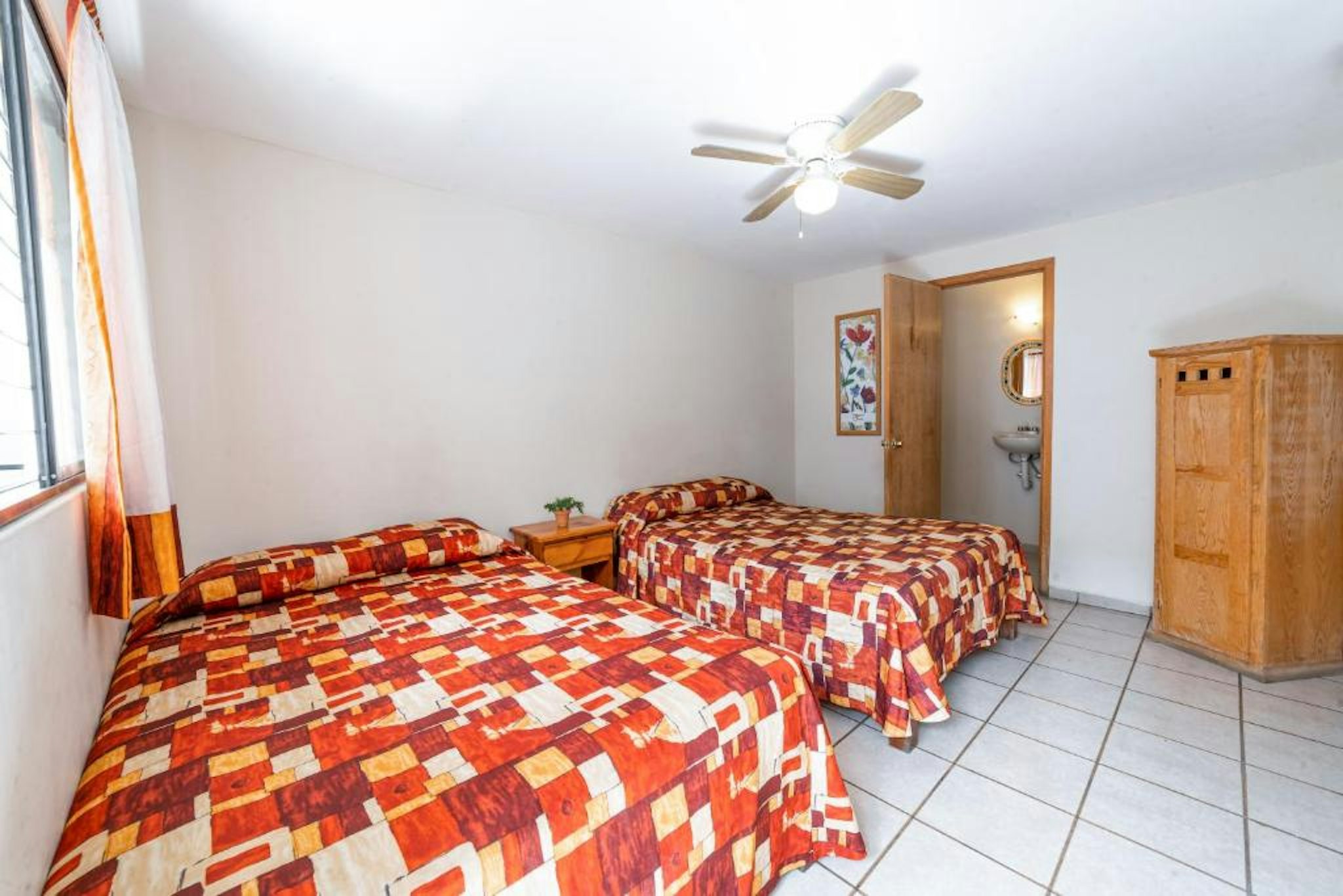 Hotel Meson de Isabel 5/19