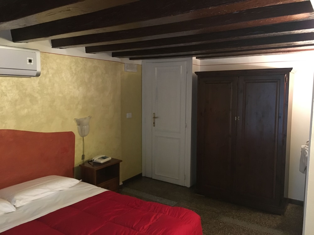 Al Palazzo Lion Morosini 8/27