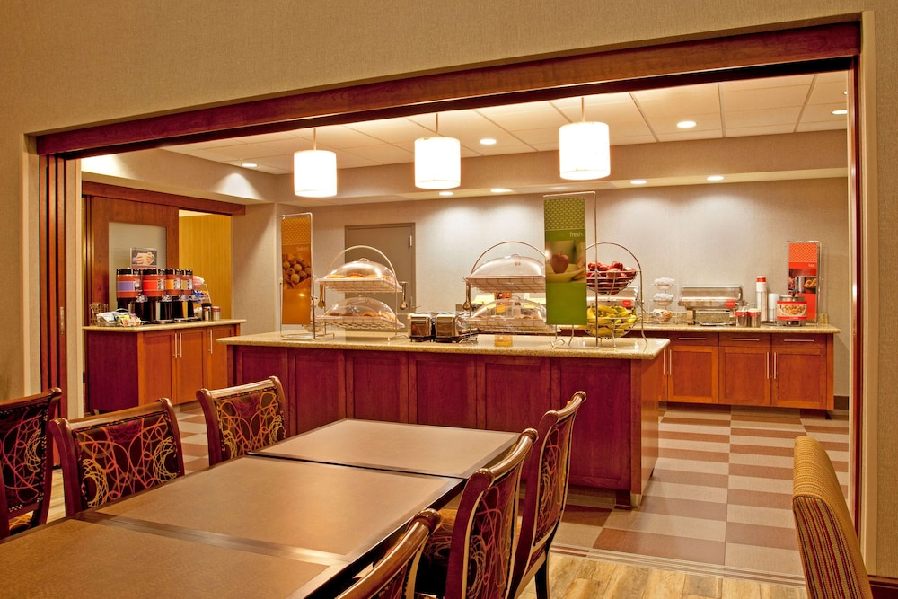 Hampton Inn Suites Minneapolis St Paul Arpt-Mall of America 30/44