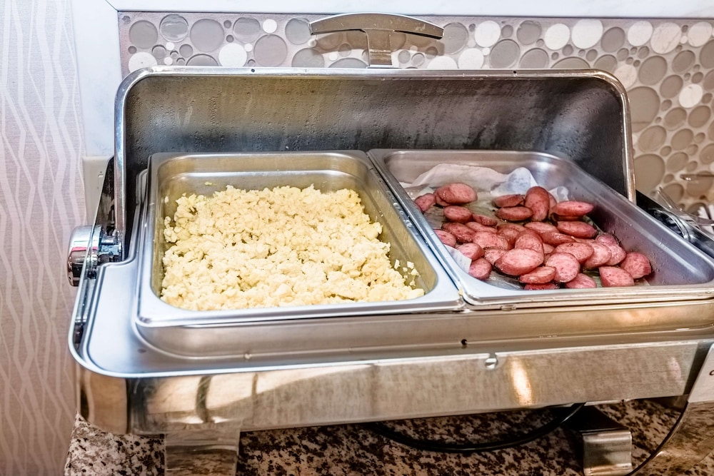 Hampton Inn Montgomery-South-Airport 26/53