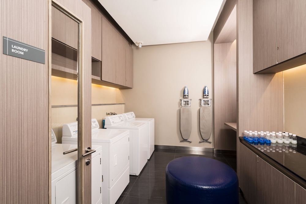 Holiday Inn Express Bangkok Siam 30/80