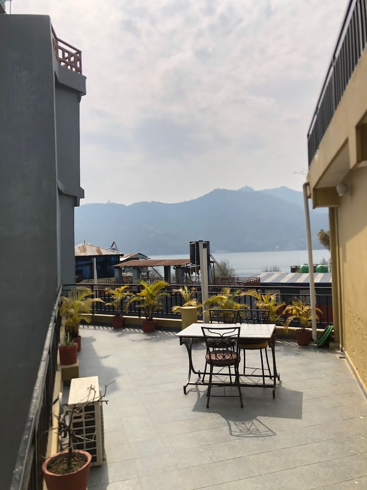 Hotel Fewa Dream 46/50