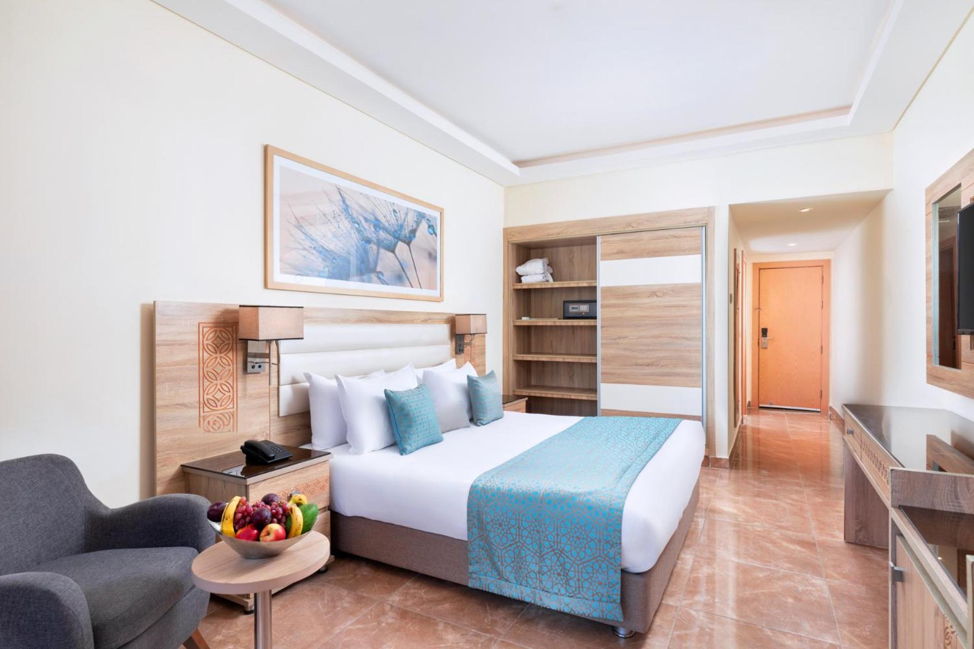 Deluxe, Lateral Side Sea View، Beach Albatros Resort - Hurghada 2/3