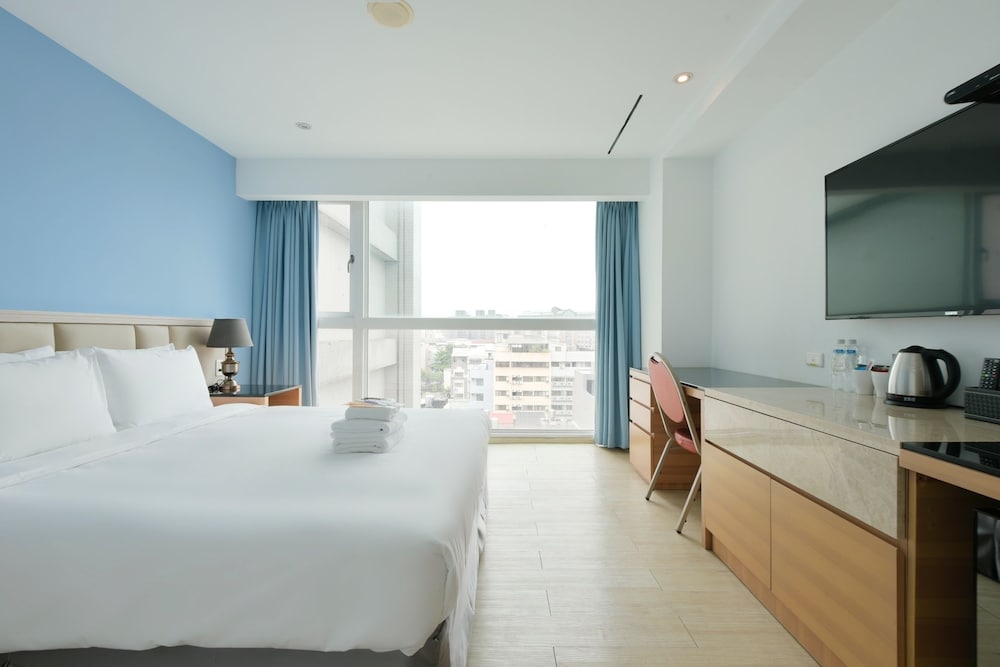 Champs Elysees Hotel 20/47