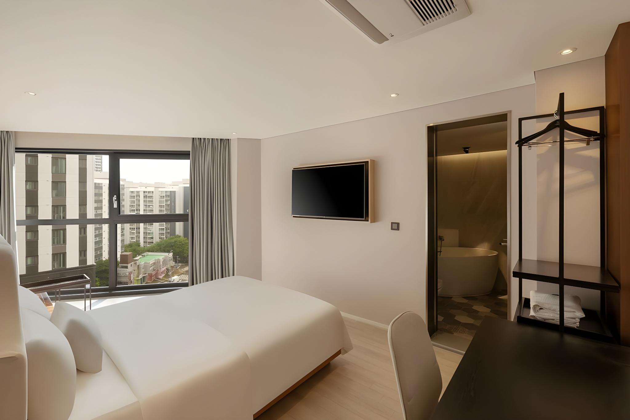 Upgrade, Royal, Deluxe, Double Bed