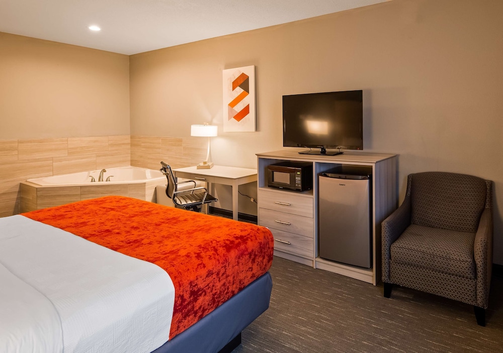 Best Western Plus New Cumberland Inn & Suites 11/35