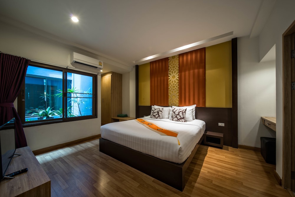 Kamala Beachfront Apartment 21/70