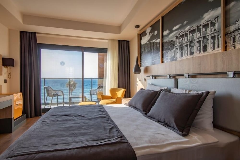 MAIA Luxury Beach Hotel & Spa 15/50