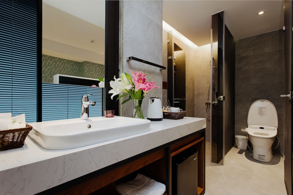 CHECK inn Taichung Zhongshan 45/50