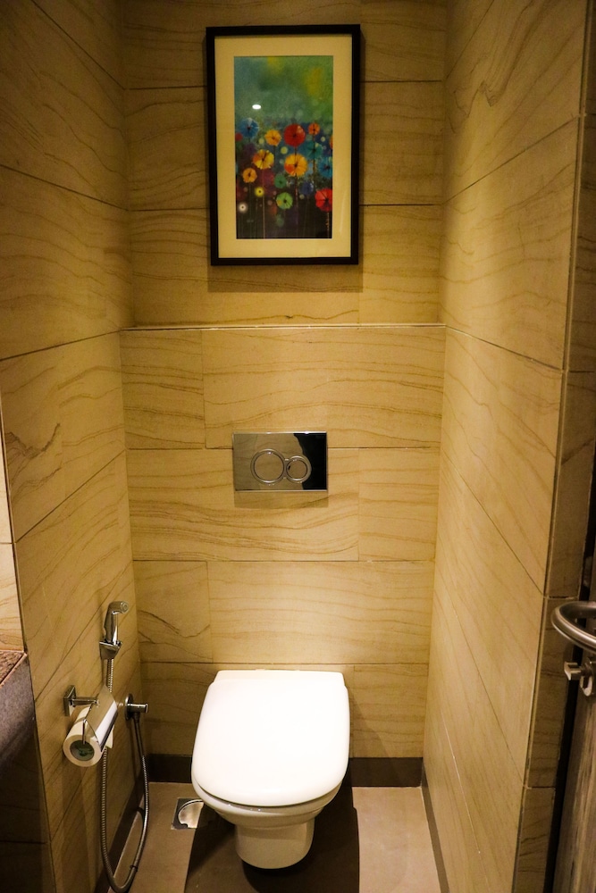 7 Apple Hotel 58/60