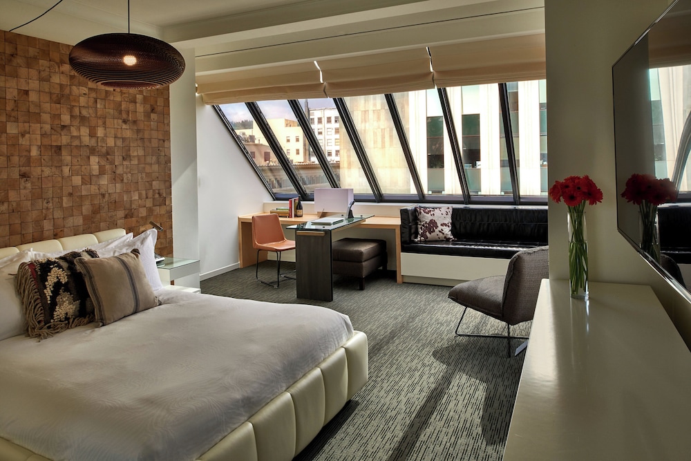 Premium, Queen Bed, Sky View
