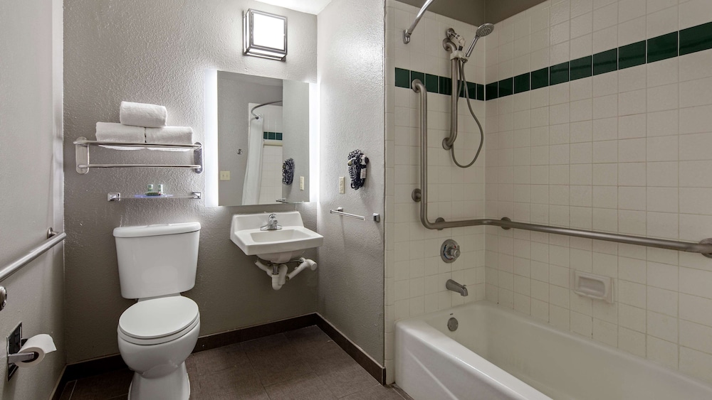 Best Western Near Lackland Afb/Seaworld 19/41