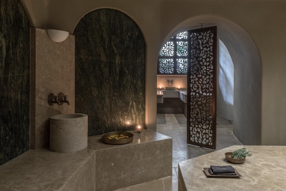 Acro Suites a Wellbeing Resort 25/50