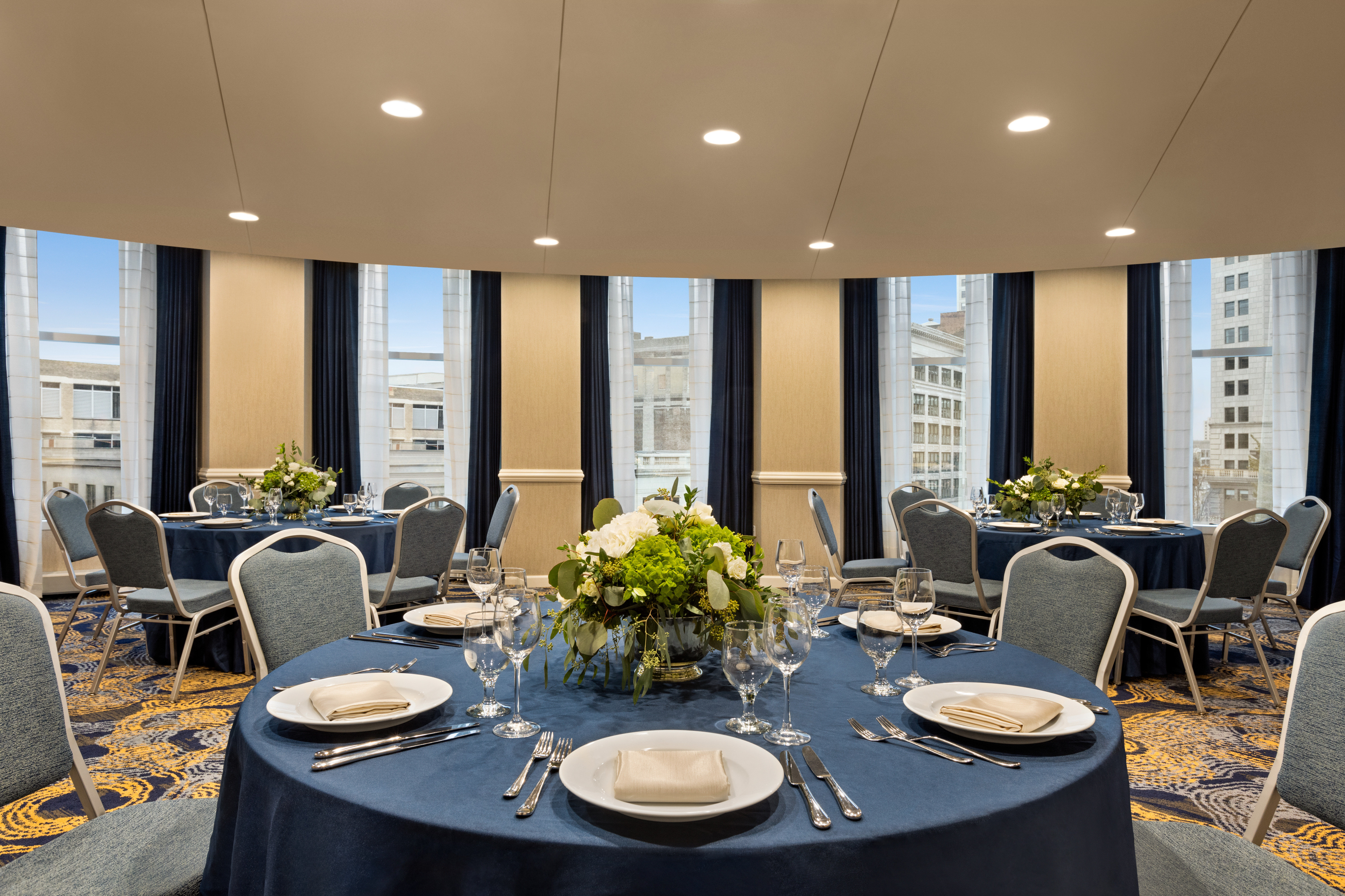 Crowne Plaza Cleveland At Playhouse Square An Ihg Hotel 61/77