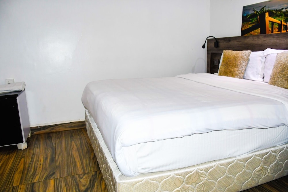 Jewelstone Hotel 39/69