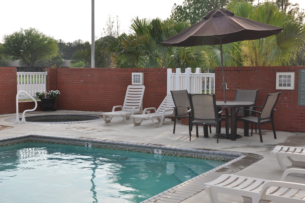 Country Inn and Suites By Radisson Covington LA 4/43