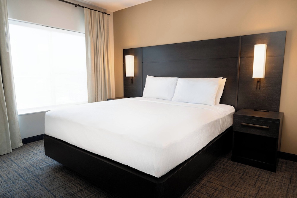 STUDIO, SUITE, KING BED, SOFA, ACCESSIBLE