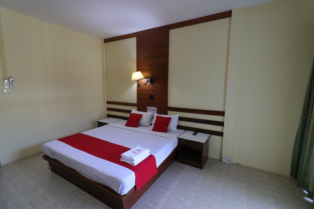 Standard Double Room, Baan Nat The Village 2/5
