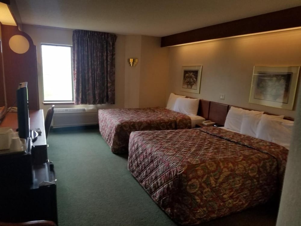 Syracuse Inn & Suites 6/22