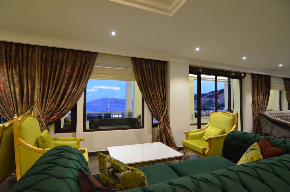 Azka Hotel 46/78