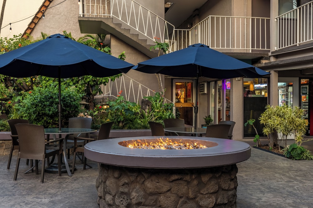Pacific Marina Inn 50/53
