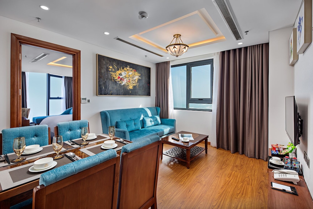 Paris Deli Danang Beach Hotel 55/80