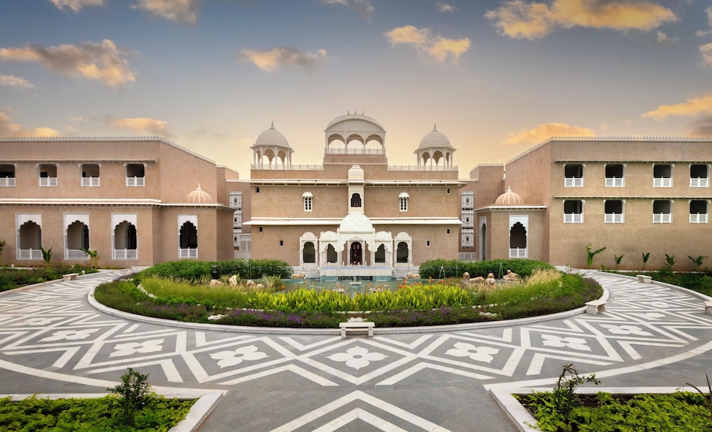 Taj Lalit Bagh 111/116