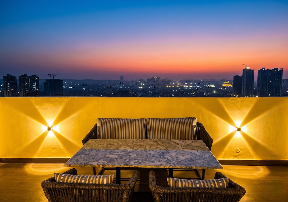 Rhythm Gurugram - Hotel & Suites 45/50