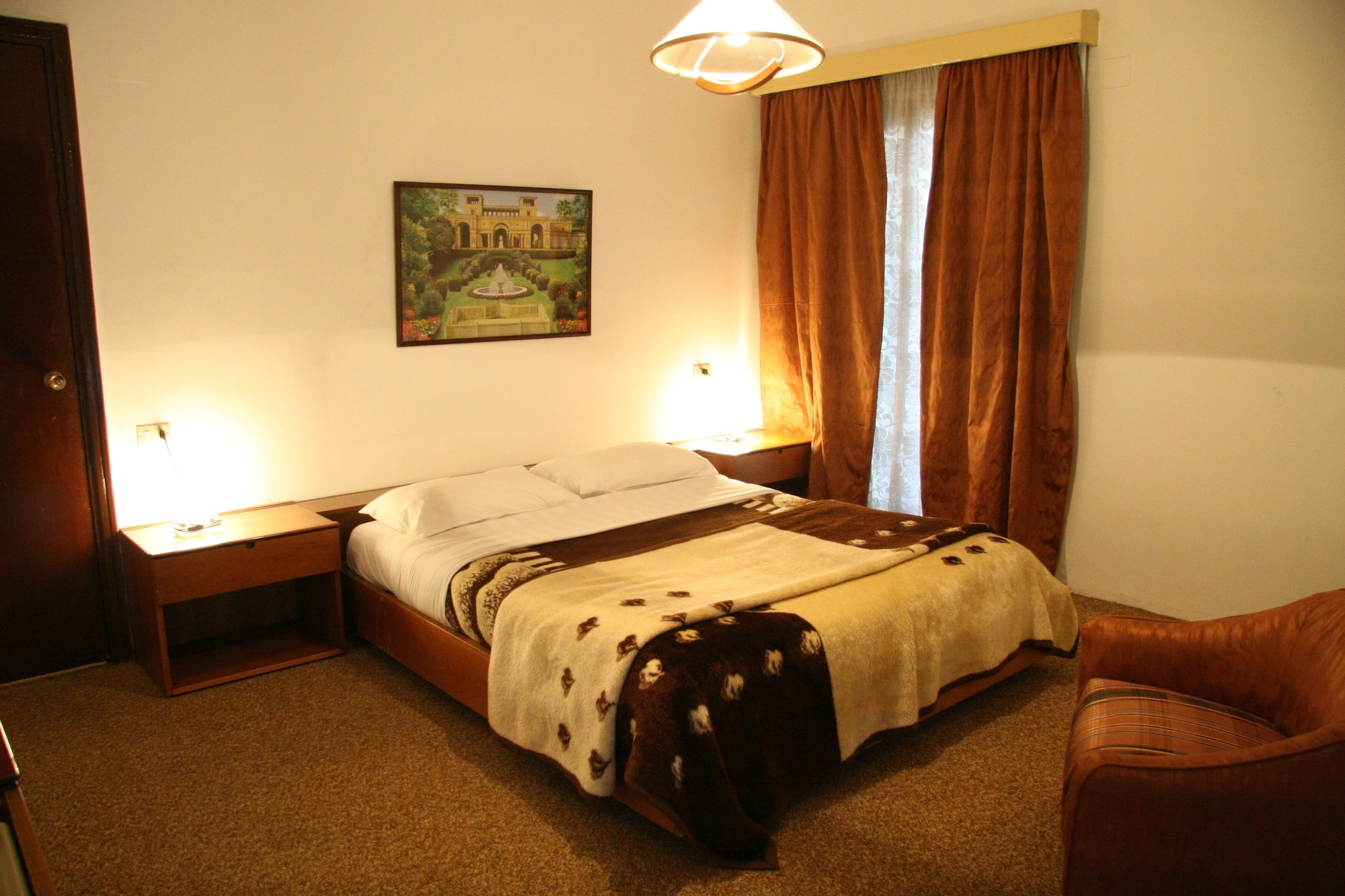 3 BEDROOMS, APARTMENT