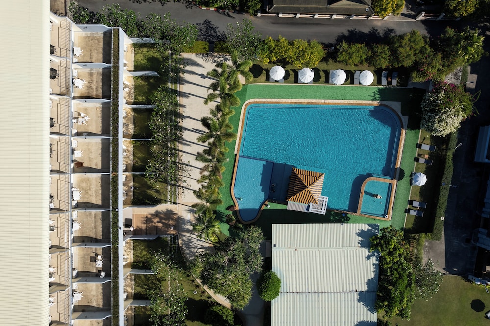 Blue Beach Grand Resort and Spa 24/48
