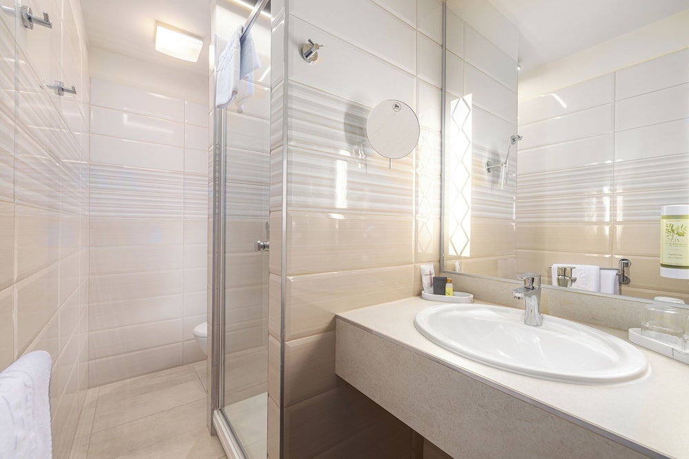 Carlton Hotel Buda Castle 60/64