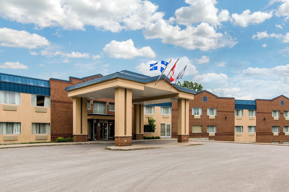 Comfort Inn and Suites Shawinigan 1/47