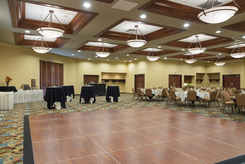 Holiday Inn Midland 40/75