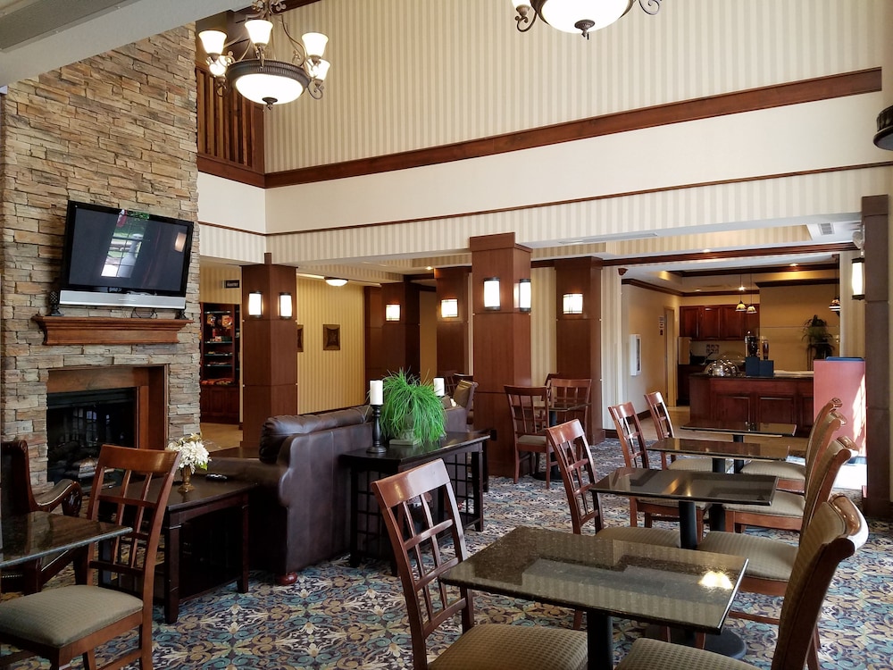 Staybridge Suites Rogers Bentonville 42/49