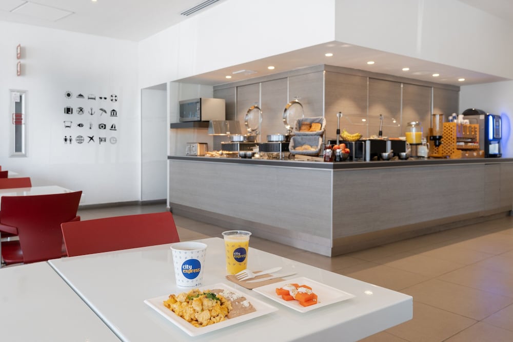 City Express Junior by Marriott Aguascalientes Centro 33/46