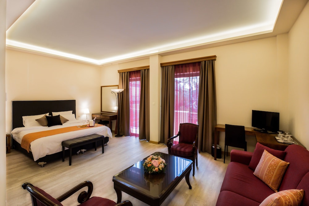 Rex Hotel 37/48