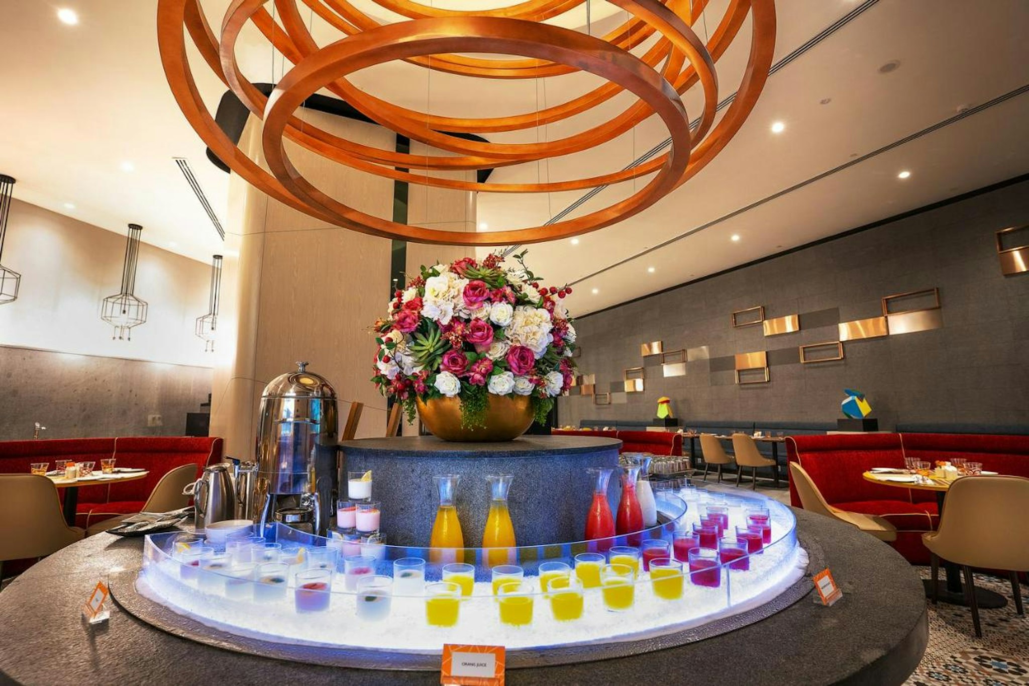 M World Hotel 4/40