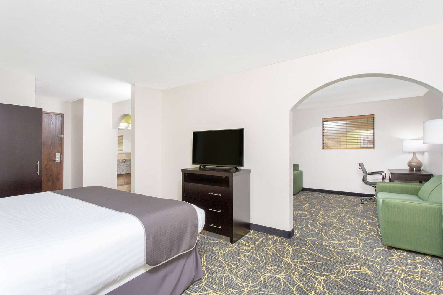AmericInn by Wyndham Delafield 5/18