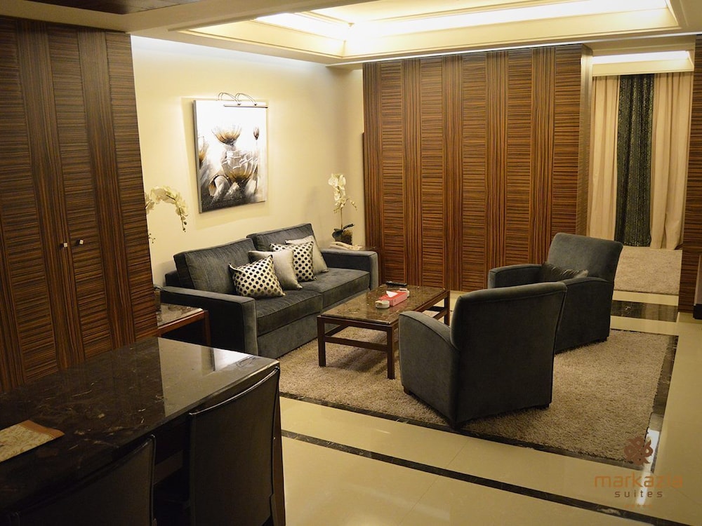 MARKAZIA SUITES 38/78