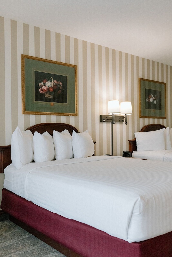 غرفة قياسية بسريرين كوين بدون إطلالة، Bayshore Resort 3/10