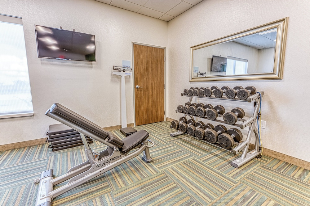 Holiday Inn Express Suites Rantoul 51/76