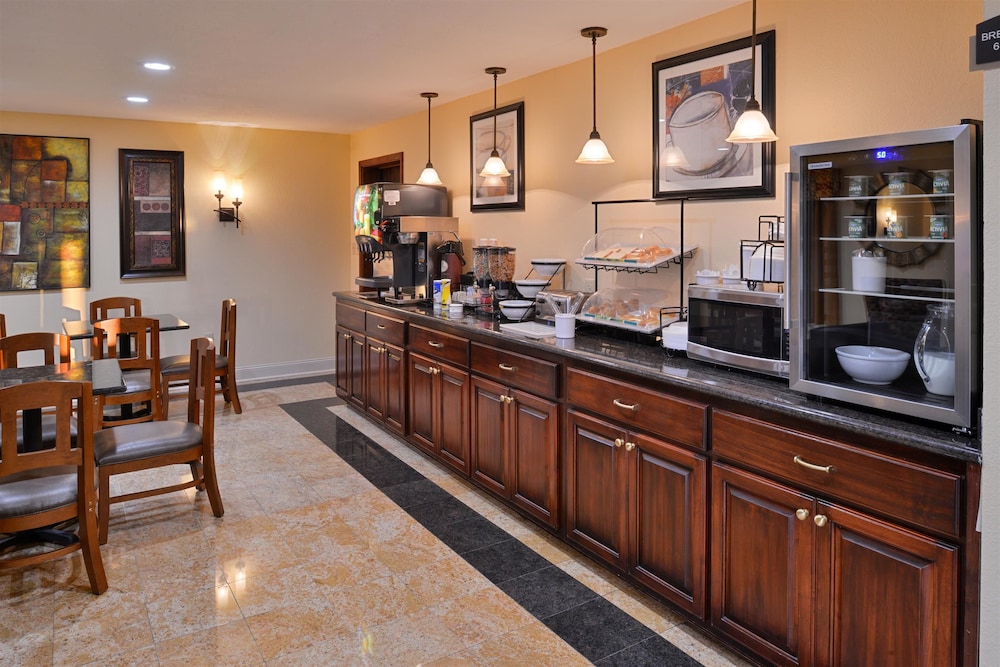 Americas Best Value Inn Tupelo Barnes Crossing 25/28