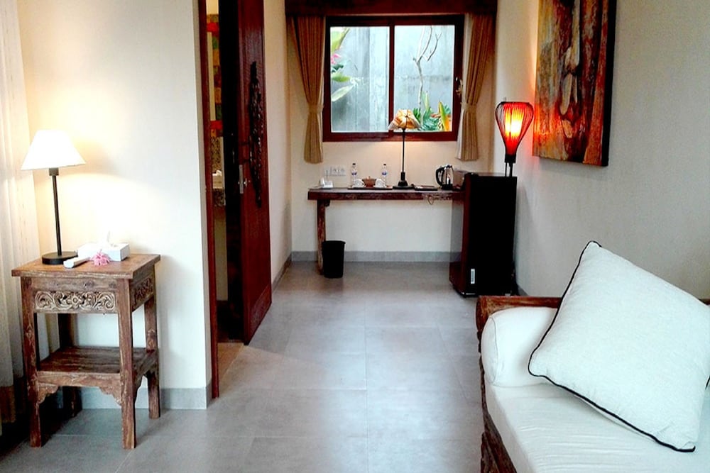 Villa Nirvana 46/81