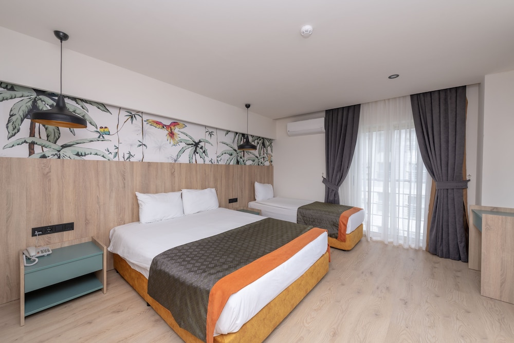 Lims Bona Dea Beach Hotel 22/67