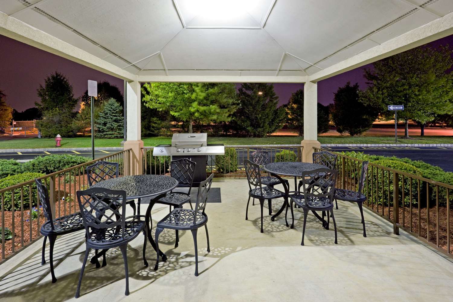 Sonesta Simply Suites Somerset 21/26
