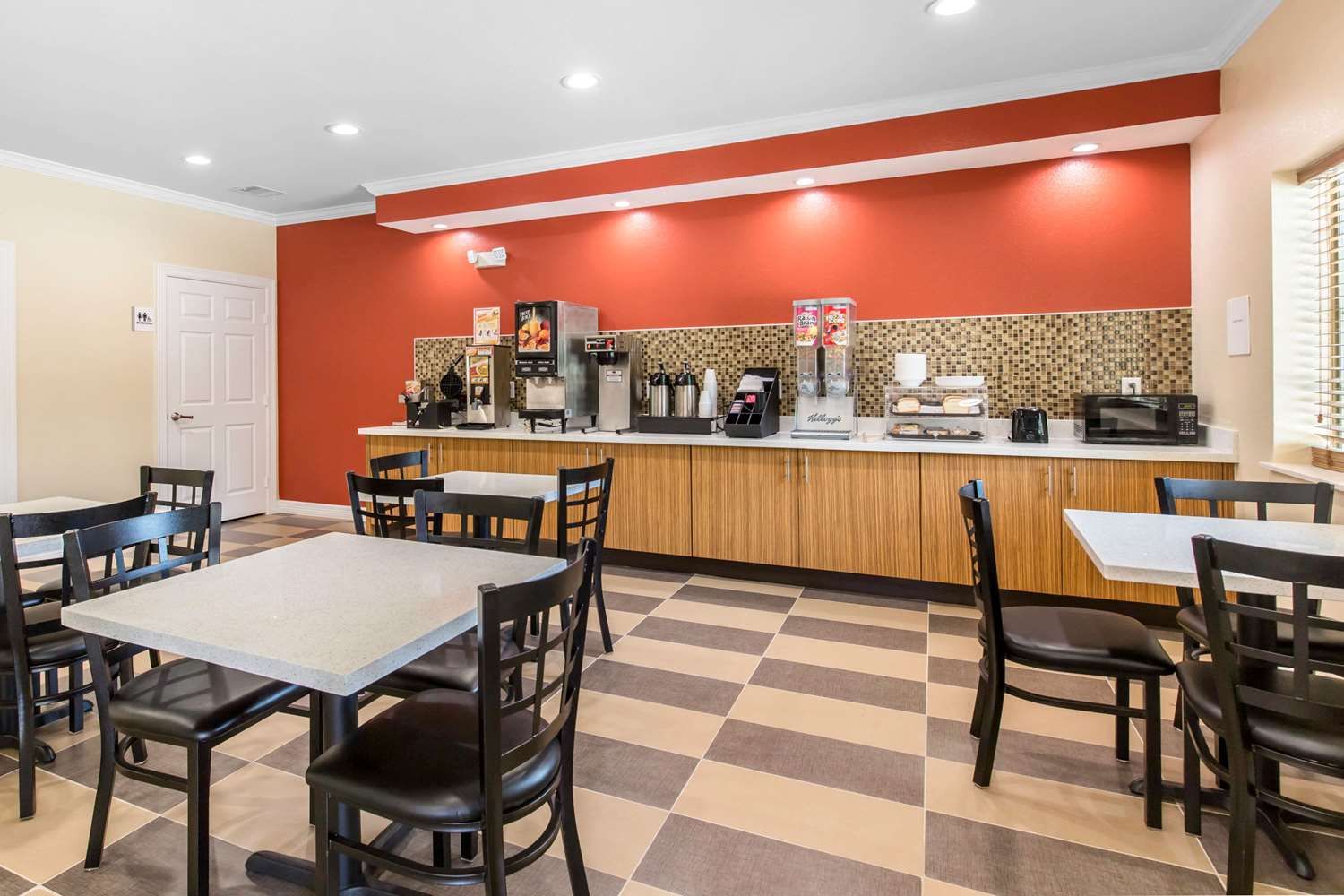 ECONO LODGE INN & SUITES SPRING - HOUSTON NORTH 20/24