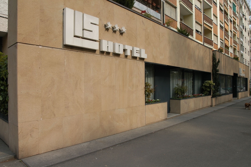 Lis Hotel 2/73