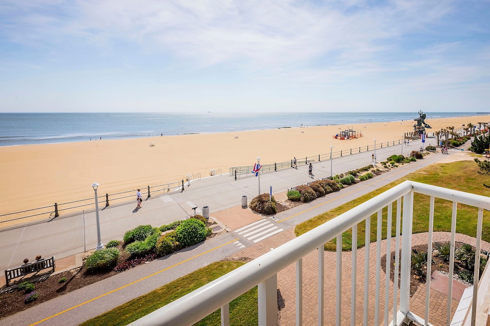 Hampton Inn Virginia Beach-Oceanfront North 37/75